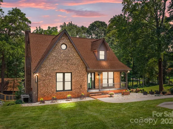 11816 Pump Station Rd, Charlotte, NC 28216