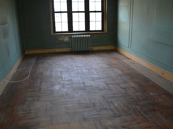 4th image of 2 Grace Ct APT 4A