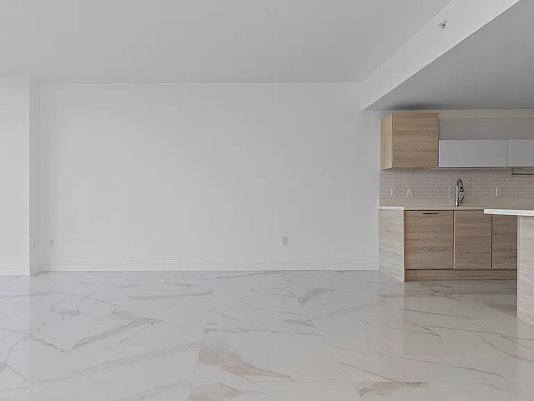 16385 Biscayne Blvd #717 — Photo 47