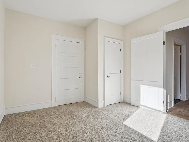 107 N High St — Photo 23