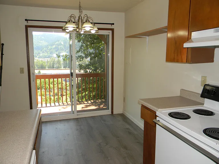 8322 N Edison St — Photo 7