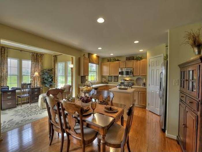 morning room off kitchen