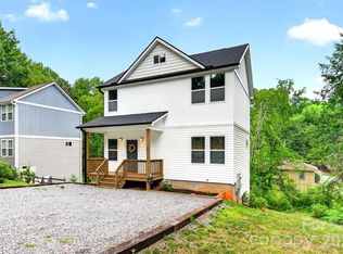 88 Walker St, Black Mountain, NC 28711