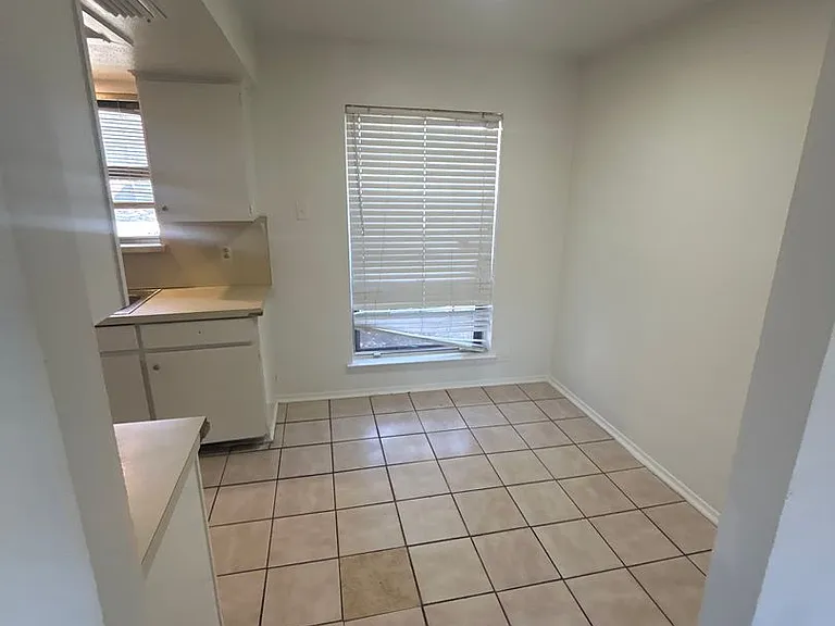 3025 Lambert Dr — Photo 15