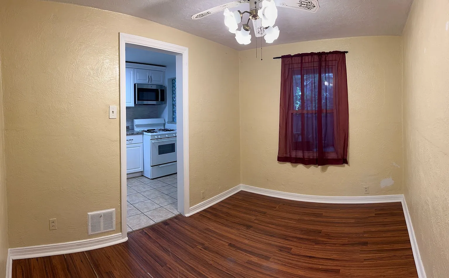 2 Bedroom Duplex in Stanton Heights — Photo 3