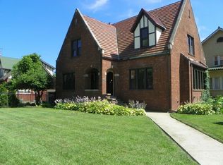 10701 S Longwood Dr, Chicago, IL 60643