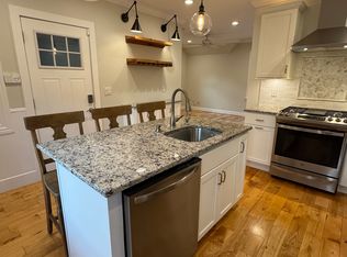56 Barrett St FLOOR 2, Cranston, RI 02910