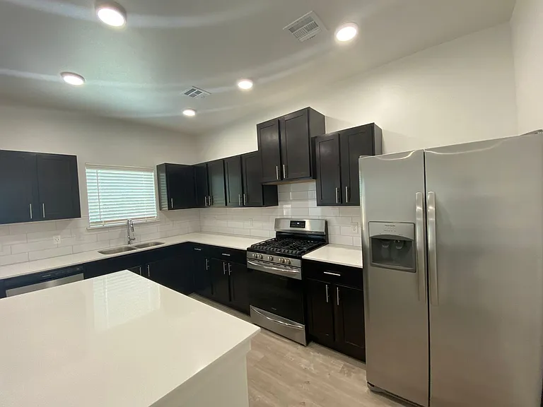 13512 Vinita Dr — Photo 8