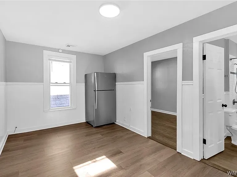 27 Como Ave #2 — Photo 10