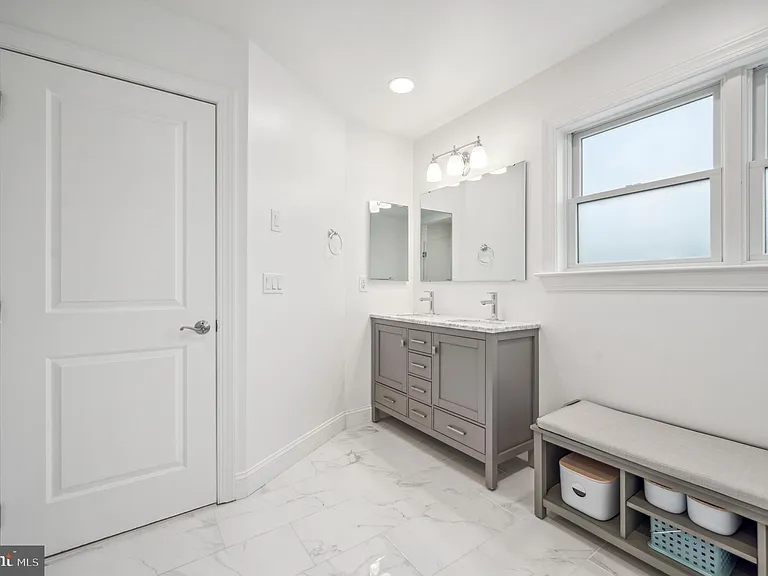 1802 Christian St — Photo 25