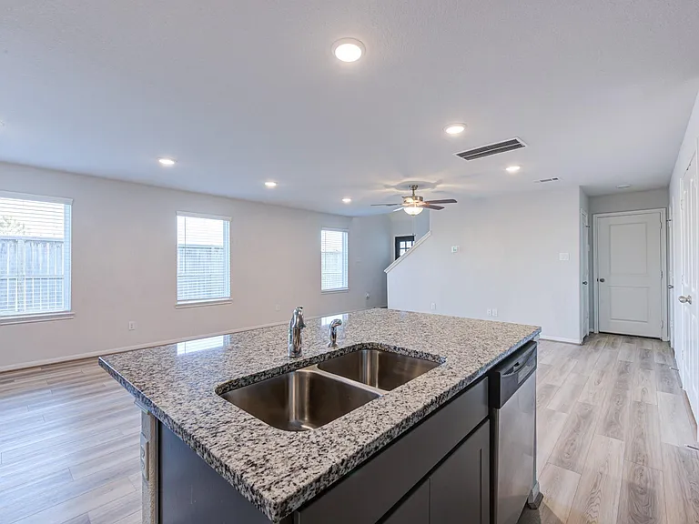 18831 Glenwood Chase Ct — Photo 7