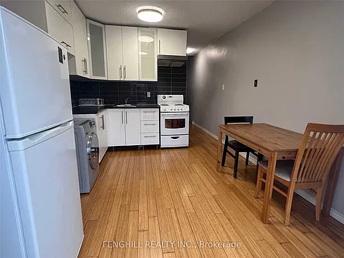 678 Bathurst St #2 Photo 1