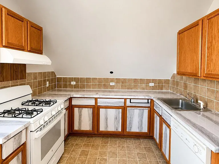 79 Division St S #3 — Photo 3