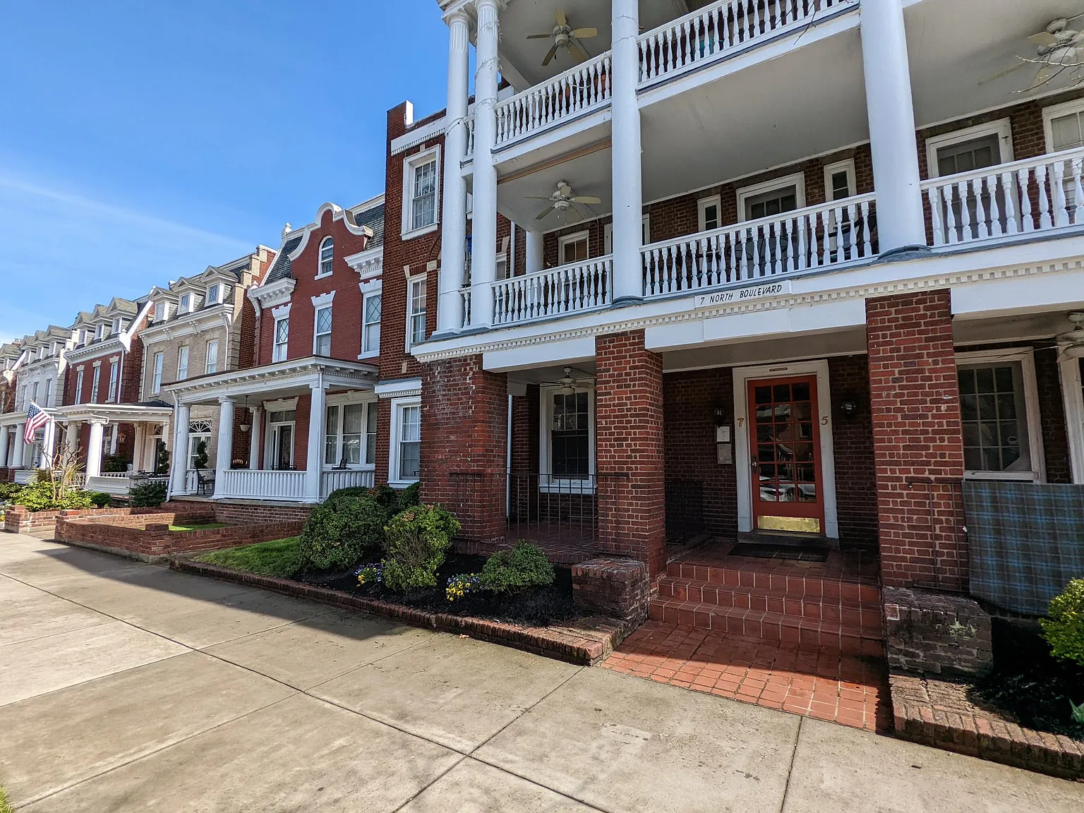 2 bed, 1000 sqft, $1,895 — Photo 4