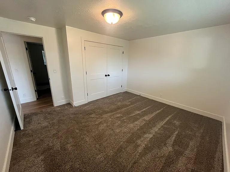 193 N 130 E #193 — Photo 3