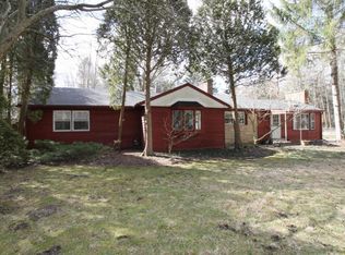 6464 Berrien Ave, Sawyer, MI 49125