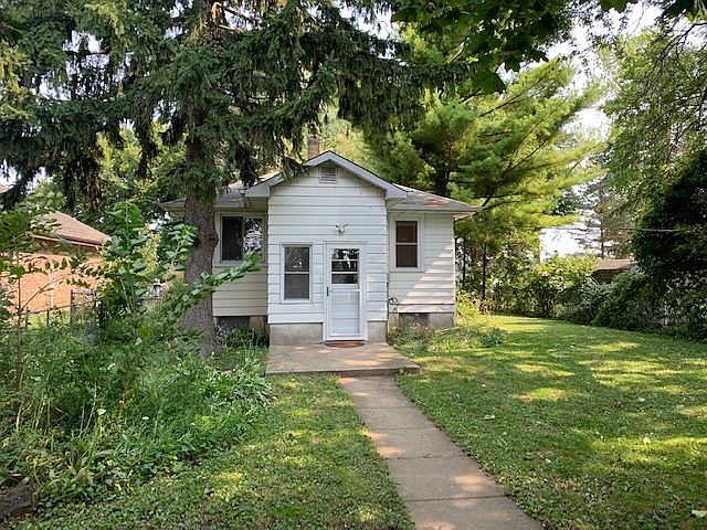 1st image of 34817 N Linden Ave