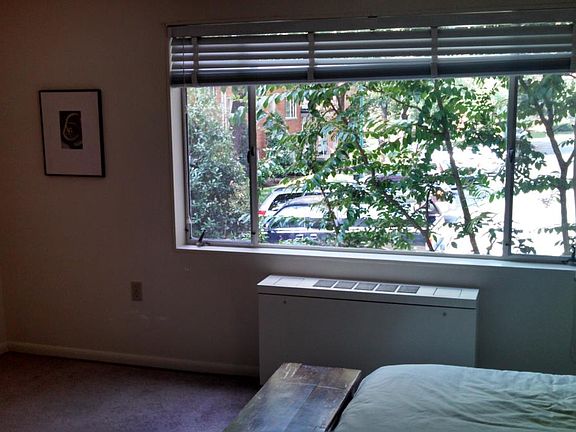 3rd image of 1111 S Quincy St APT 201