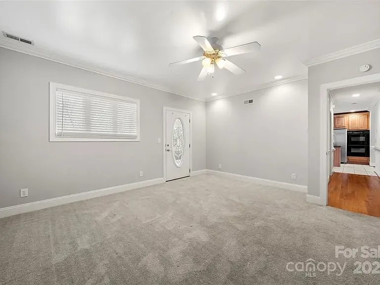2545 Rea Rd — Photo 32