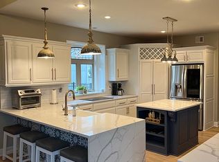 2517 NE Amanda Ln, Blue Springs, MO 64029