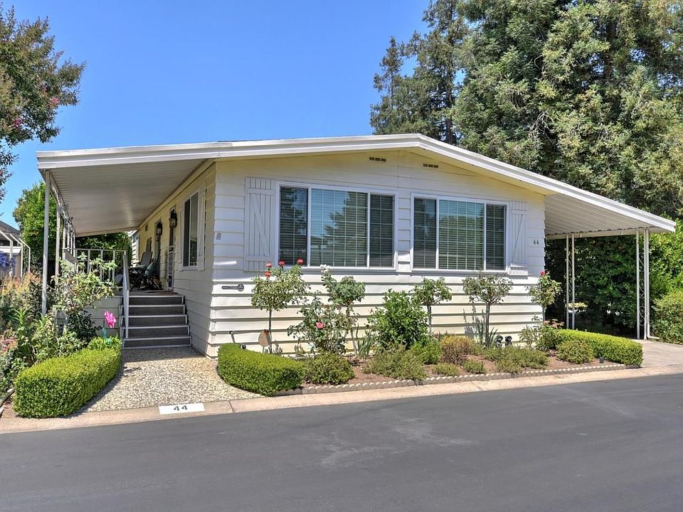 1st image of 44 Quail Hollow Dr