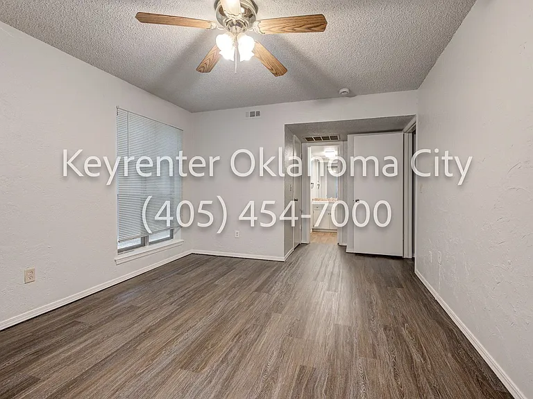 6550 N Meridian Ave Townhouse — Photo 19