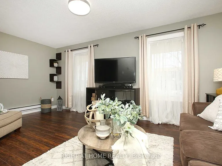 653 Dorchester Dr — Photo 6