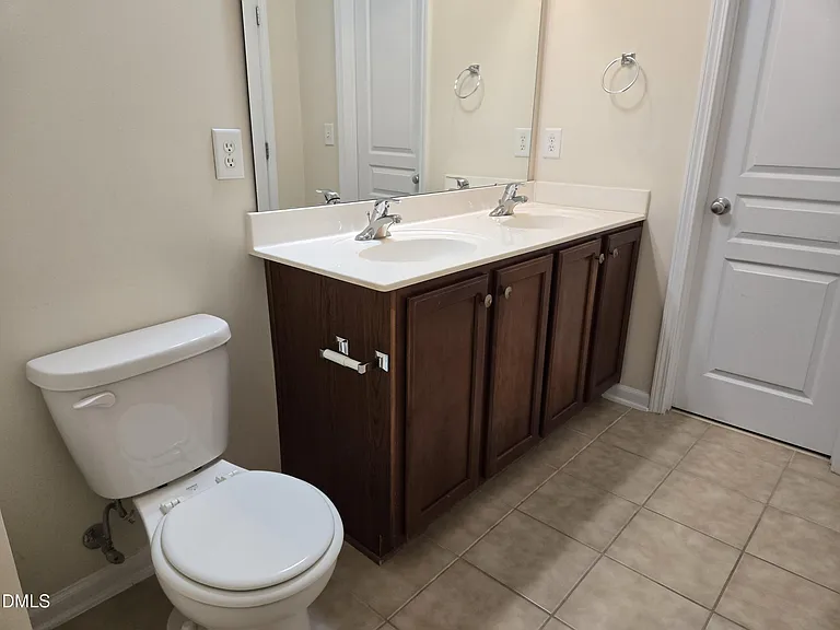 329 Kinellan Ln — Photo 20