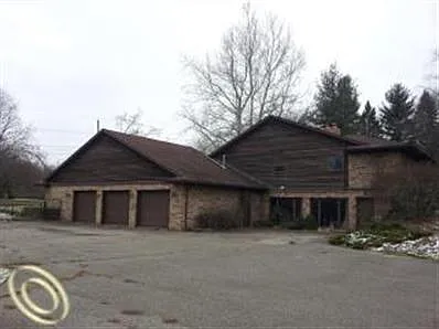 837 John R Rd photo 1