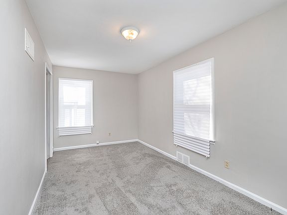 4th image of 5325 Southeastern Ave