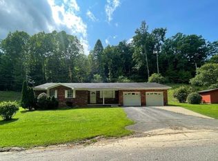 735 Damron Mayo Rd, Grayson, KY 41143