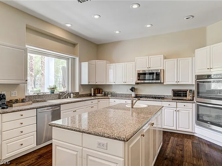 8901 Robinson Ridge Dr — Photo 27