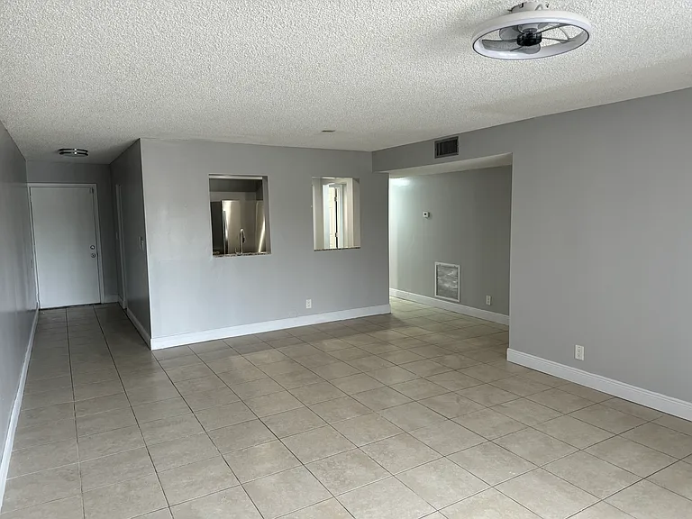 Lush Apartments — Photo 27