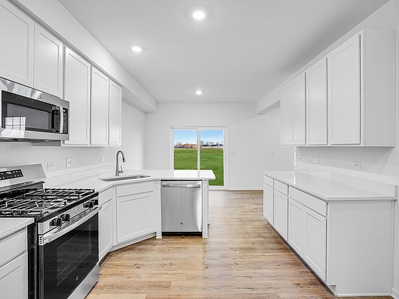 2nd image of 7732 Nightshade Ln