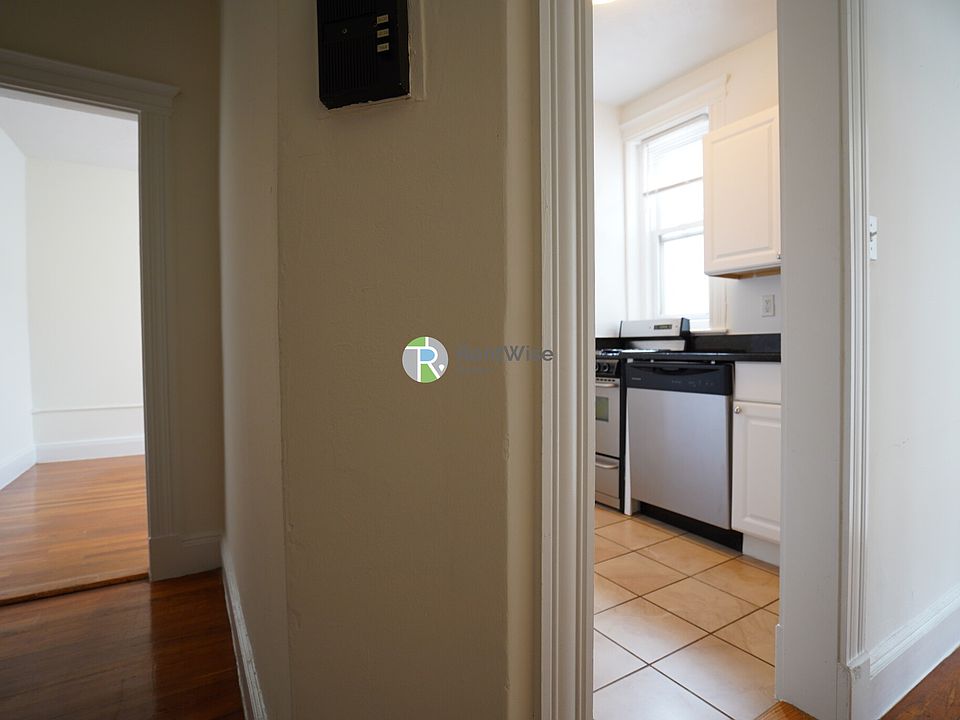 1st image of 82 Brainerd Rd APT 19