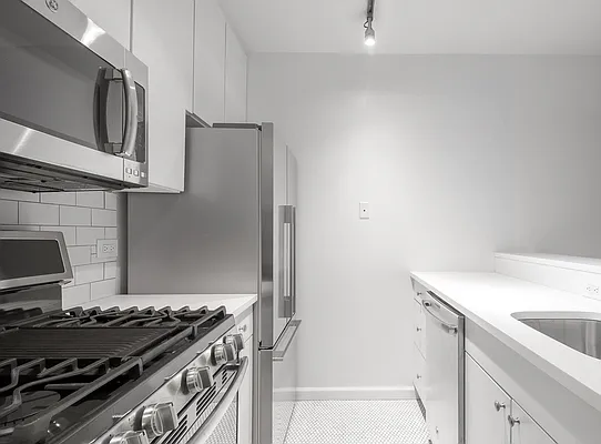 Rented by Mirador Real Estate | media 31