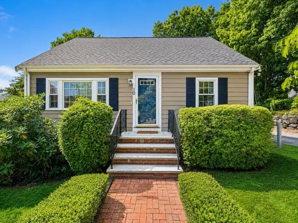10 Curtis Cir, Canton, MA 02021