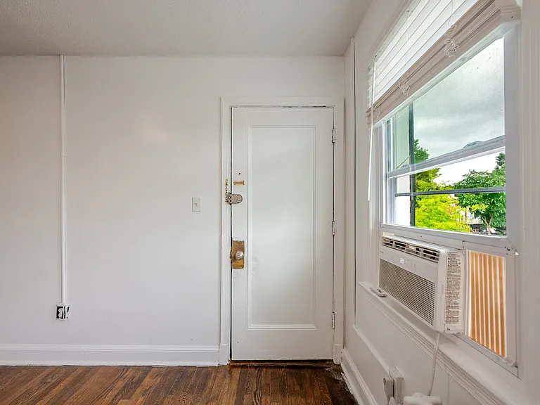 2425 E St NE #3 — Photo 9