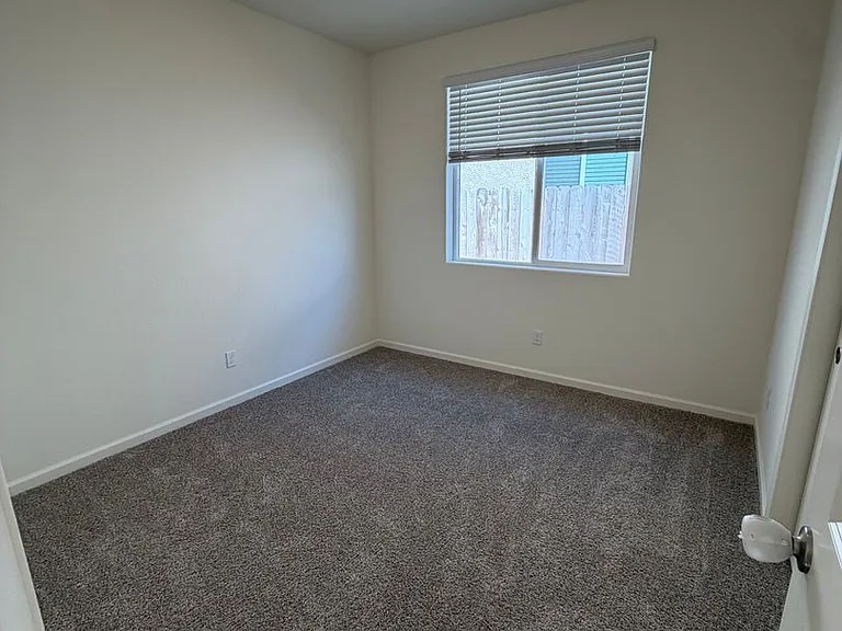 2026 Sherbrook Ave — Photo 21