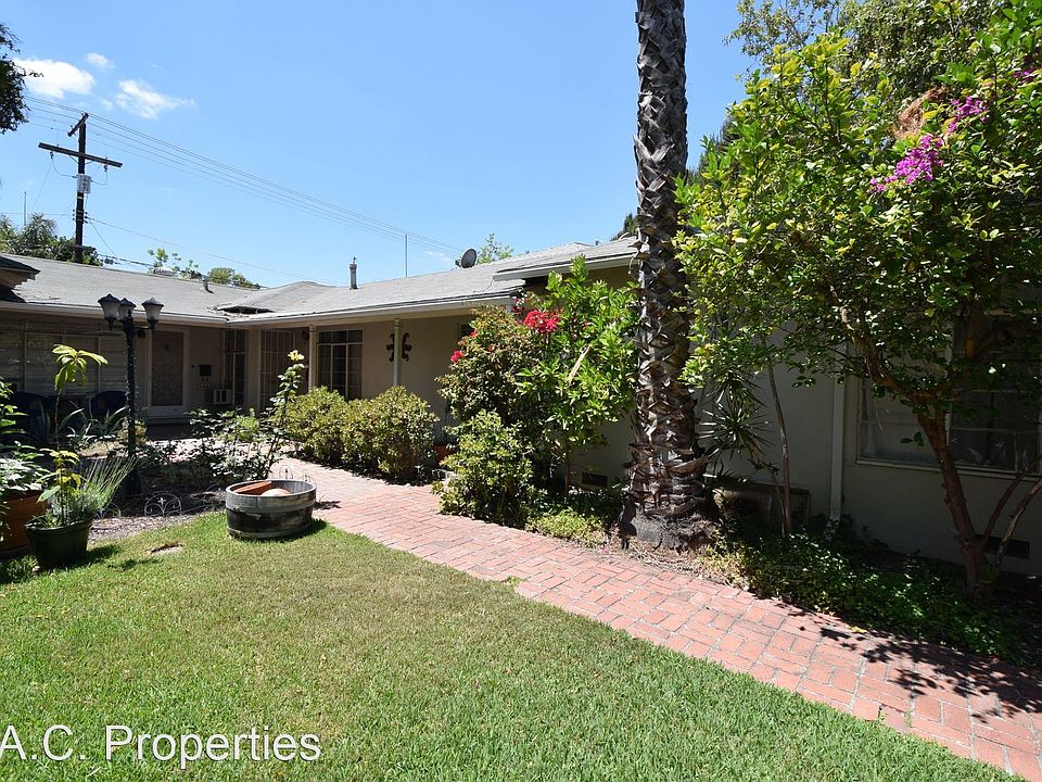 1st image of 11444-46 Riverside Dr #17701824