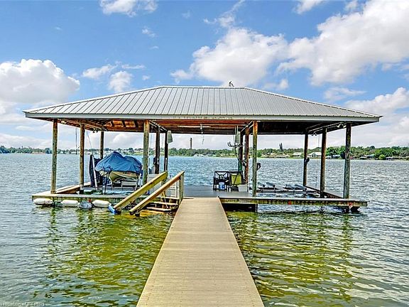 4th image of 1520 Lake Clay Dr