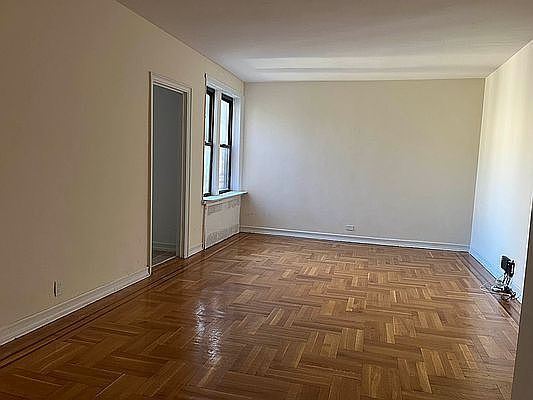 1st image of 75 Cooper St #6D