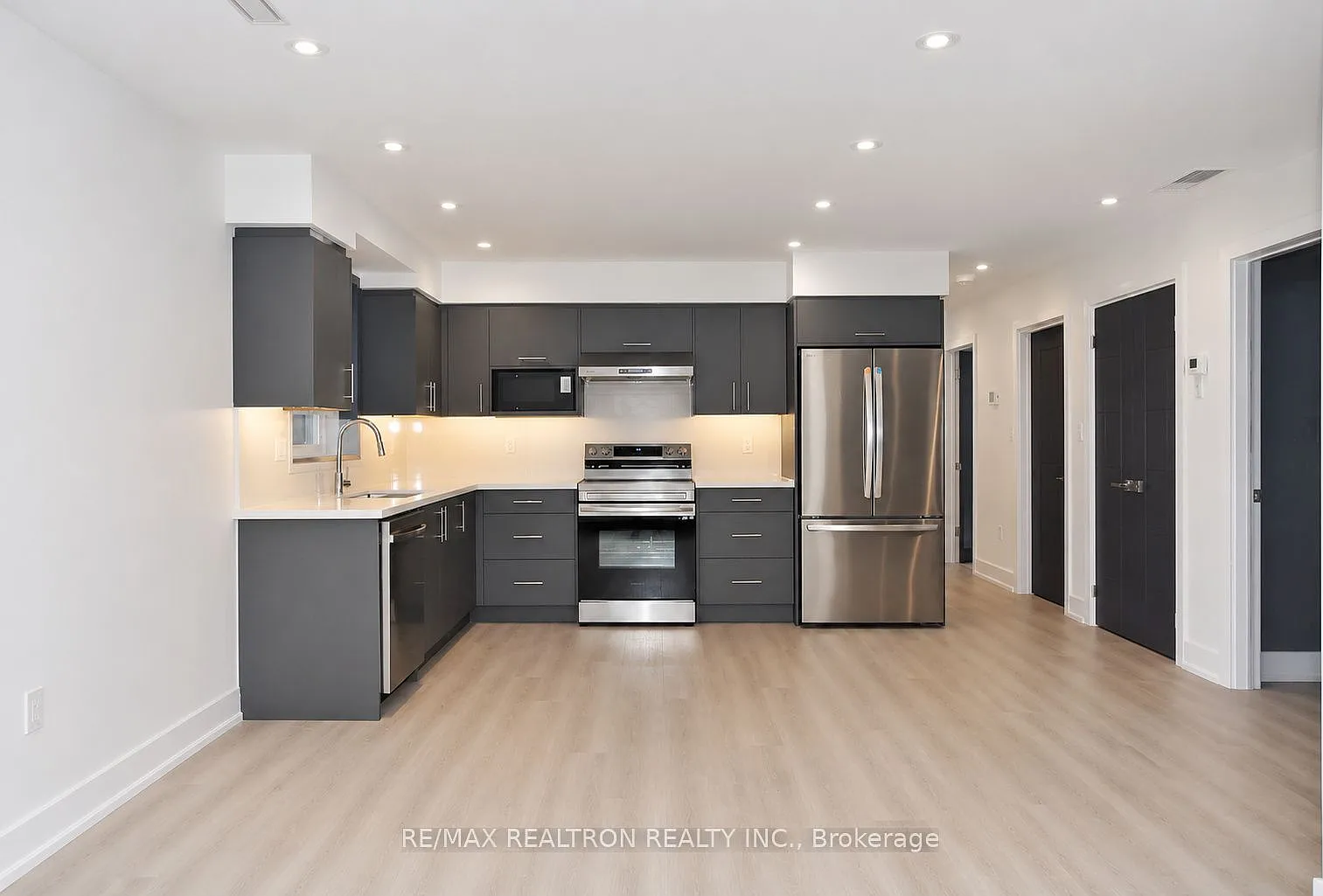 3 bed, $3,850 — Photo 4