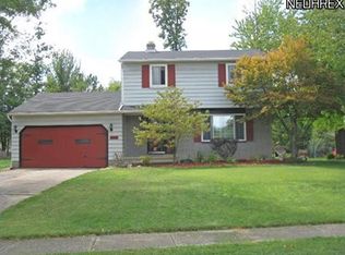 7808 W List Ln, Parma, OH 44130