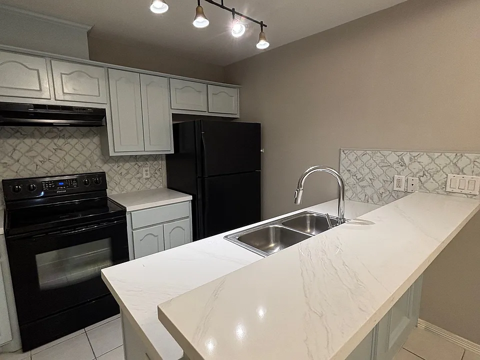 1417 Prosperity Dr #3