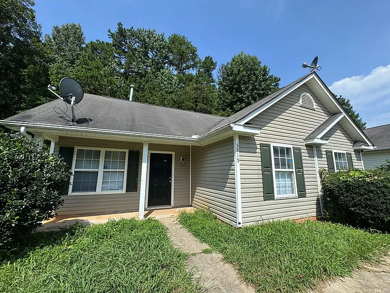 5819 Hamilton Oaks Dr — Photo 1