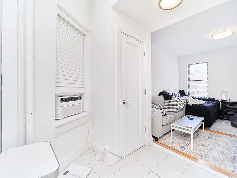 236 E 33rd St #4D — Photo 6
