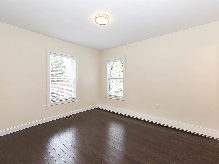57-59 Catherine St #2 — Photo 10