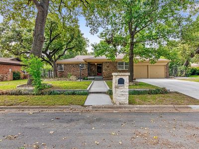 1221 Crestview Dr, Hurst, TX, 76053