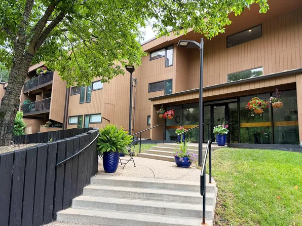 705 E Burnsville Pkwy APT 114, Burnsville, MN 55337